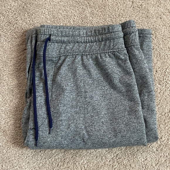 Men’s large NBA Cleveland CAVALIERS grey shorts :) gray 60% cotton cavs Jogging - Picture 8 of 8